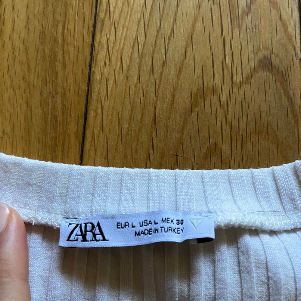 Zara White Ribbed Blouse - Picture 2 of 5